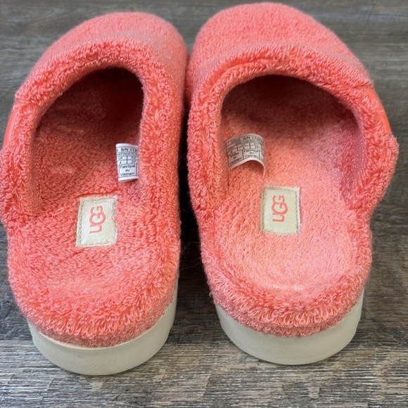 UGG FUZZ SUGAR Terry Slides Size 6 - Picture 3 of 7